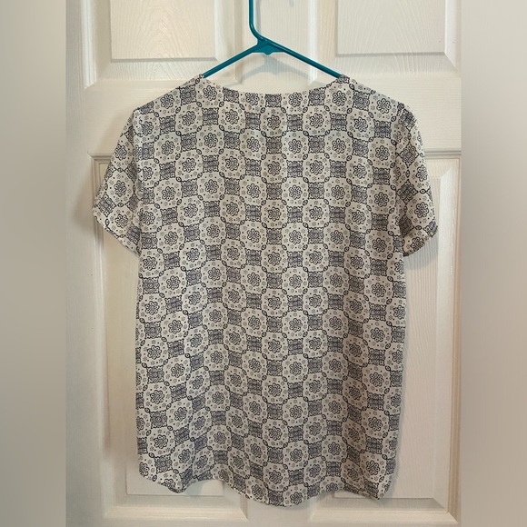 LOFT size XS blue and white blouse - Picture 3 of 3